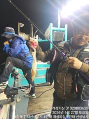 대포급 한치 세자리수 먹물 폭탄 한치 쿨러조황 내일 자리여유많음