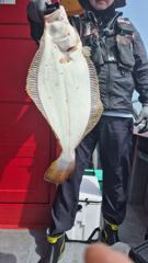 외수질출조 오늘도 초보분들이 많았어도 잡으신분은 잡으시네요 조류가 쎄서 잘나오진 안네요 몇장 올립니다