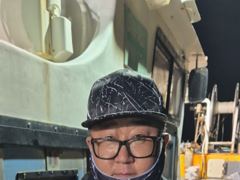 진해뉴월드피싱 ~ 준내만갈치.. 씨알이 끝내줍니다.. 오늘 수요일,목요일,금요일 모두 예약가능합니다