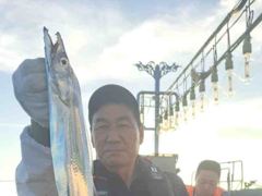 [통영] 은빛나래피싱 대낮부터 대갈치 출현. 대갈치 숨바꼭질 마무리 하고…