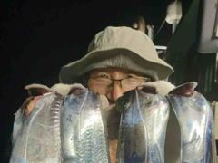 은빛나래피싱 대갈치 싸이즈 완전 박살 한두마리씩 꾸준하게 올리니 싸이즈가 좋아서 어느새 쿨러가 빵빵(오늘 4시출항 번출가능)