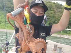 9/6 돌문어 중치급 손맛 보시고 제법잡고.. ( 내일예약가능 )