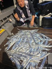 11일새벽 내만갈치 씨알급들 전원 엄청잡고~루어,텐빈 1타1피!!(월,화,수 예약중)